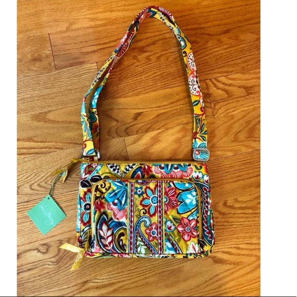 Vera Bradley Handbags - ❗️❗️NWT Vera Bradley Purse ❗️❗️